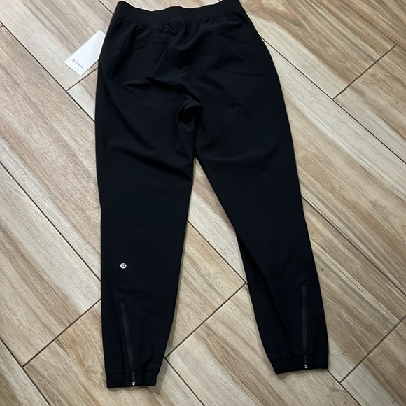 6 Lululemon Adapted State HR Jogger Black NWT - Picture 5 of 8
